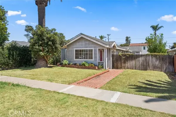 284 18th, Costa Mesa, CA 92627