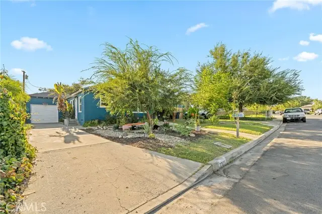 2325 Barnett, Bakersfield, CA 93308 - #2