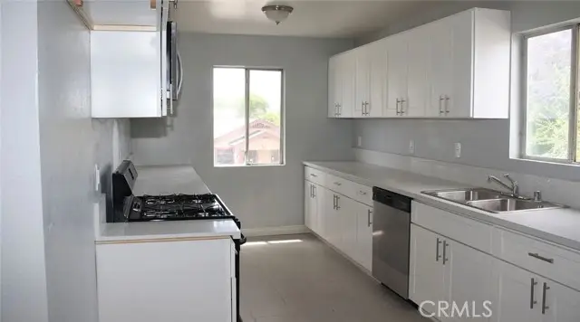 1009 Stockton Ave, Compton, CA 90221 - #2