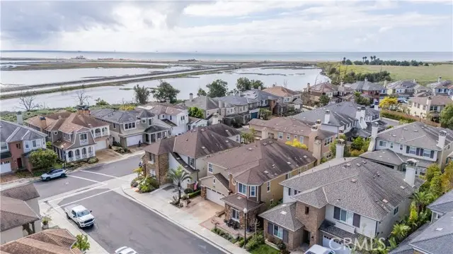 17491 Oakbluffs Lane, Huntington Beach, CA 92649 - #2
