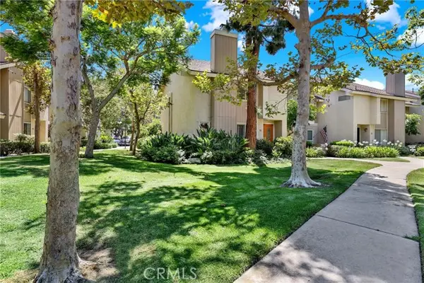 15 Snapdragon  #8, Irvine, CA 92604