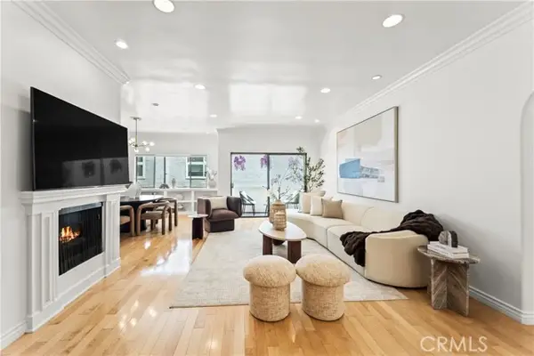 11928 Kiowa  #105, Los Angeles, CA 90049