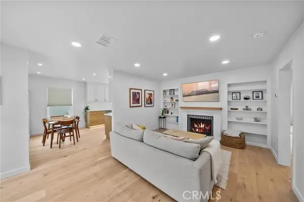 1006 E Ridgewood St, Long Beach, CA 90807