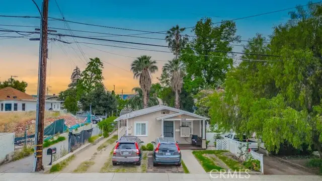 27271 Pacific St, Highland, CA 92346 - #3