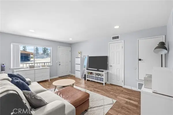 1554 Border  #B, Corona, CA 92882