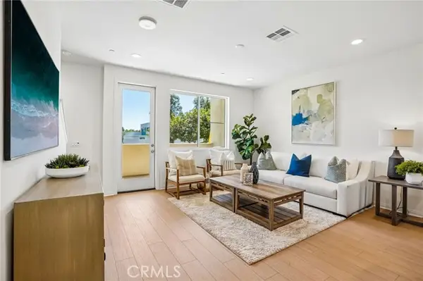 5876 Linden Ave Avenue  #9, Long Beach, CA 90805