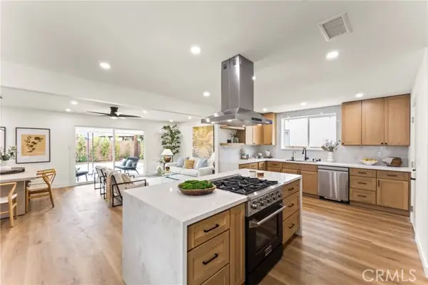 2218 Lewis, Santa Ana, CA 92706