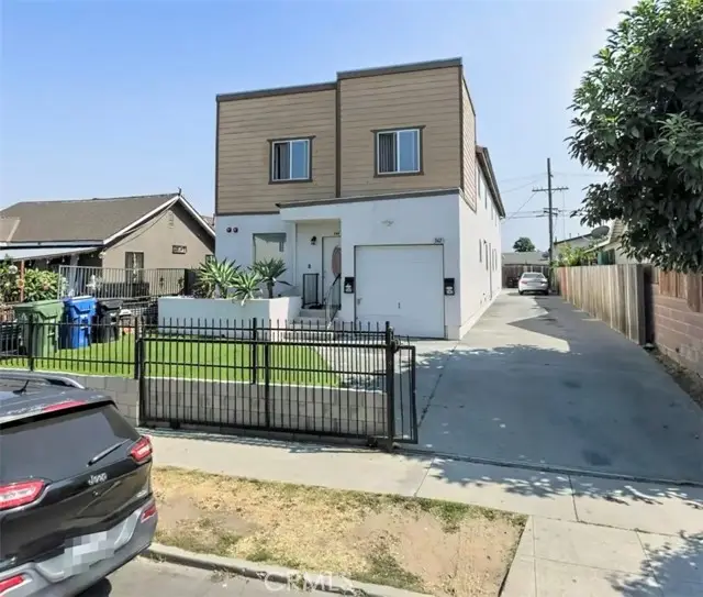 342 118th, Los Angeles, CA 90061 - #1