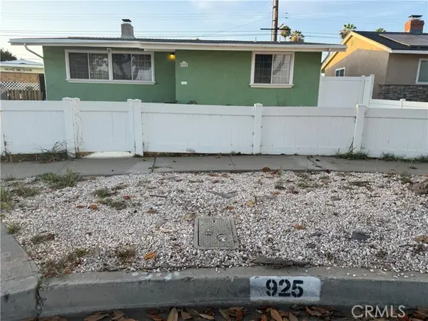 925 Maplewood, Fullerton, CA 92832