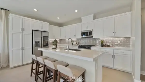 26862 Serif Place, Valencia, CA 91381