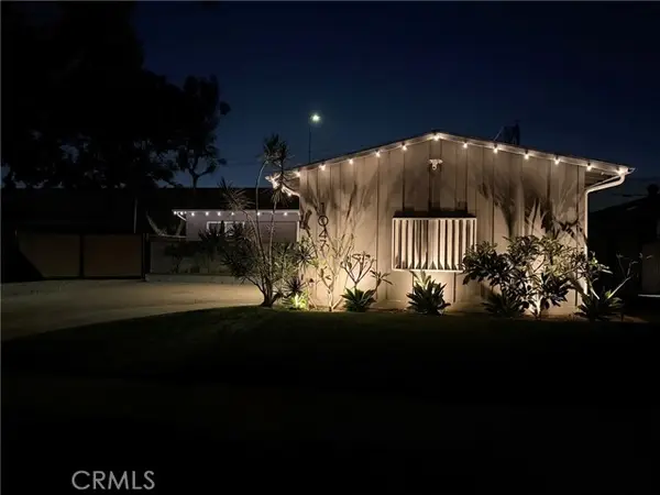 1047 Sherwood, Santa Ana, CA 92706