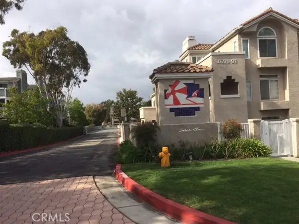 4591 Warner Avenue  #203, Huntington Beach, CA 92649