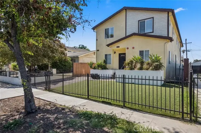 330 E 101st Street, Los Angeles, CA 90003 - #1