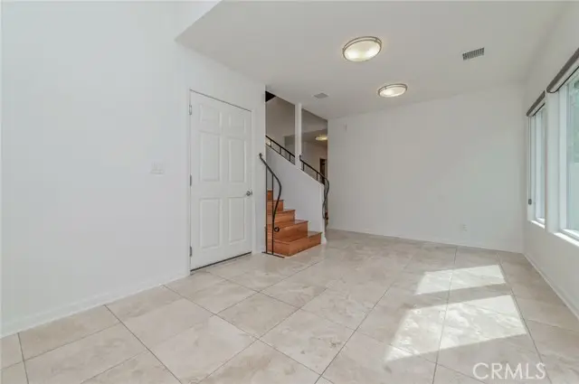 5076 Bordeaux Ave, Irvine, CA 92602 - #3