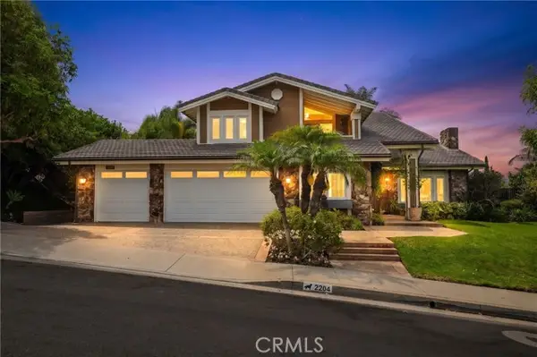 2204 Vista Mesa Way, Orange, CA 92867