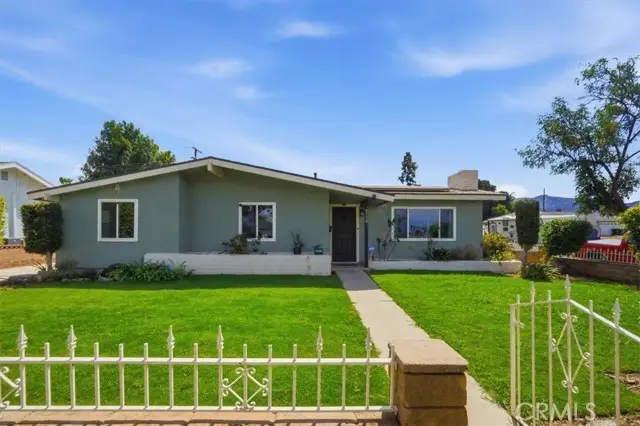 228 Hacienda, Corona, CA 92882 - #1