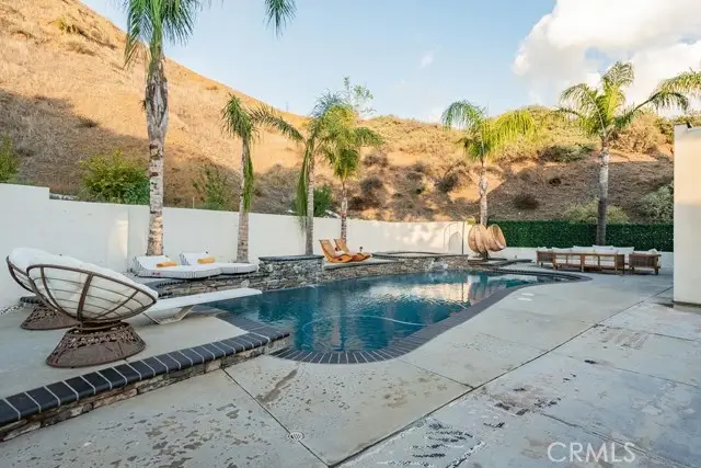 28491 Nicholas Circle, Saugus, CA 91350 - #3
