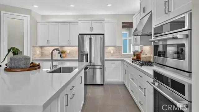 933 Treble, Irvine, CA 92618 - #2