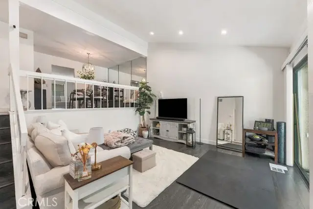 6226 Shoup, Woodland Hills, CA 91367 - #3