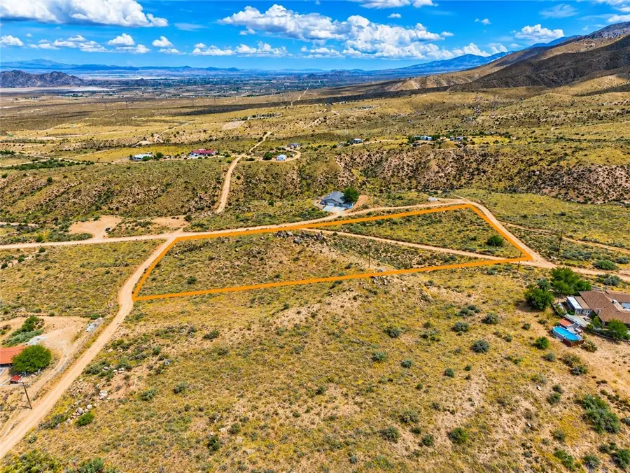 46 Loma Vista Road, Apple Valley, CA 92307 - #3