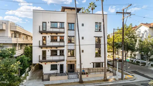 139 Oak Knoll Avenue  #103, Pasadena, CA 91101 - #2