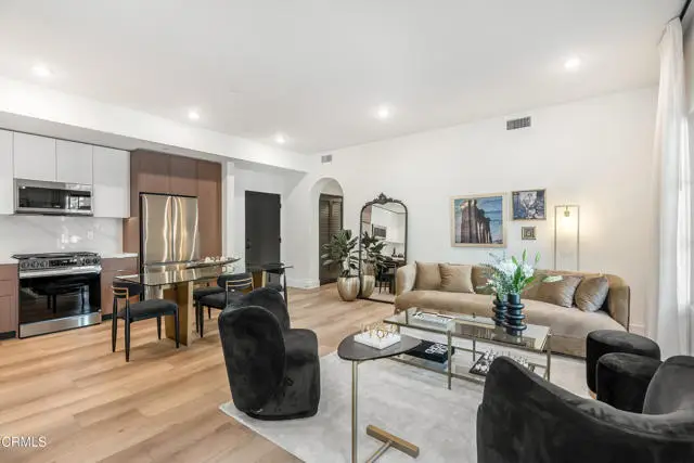 139 Oak Knoll Avenue  #301, Pasadena, CA 91101 - #3