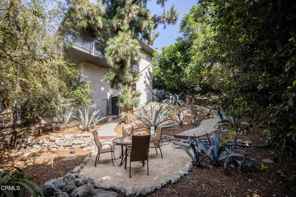 3836 De Longpre Avenue, Los Angeles, CA 90027