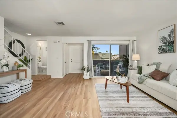 18550 Hatteras Street  #87, Tarzana, CA 91356