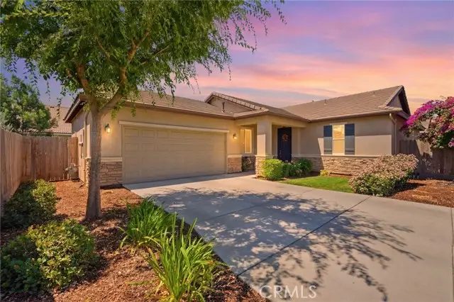 3207 Kent Street, Visalia, CA 93291 - #2