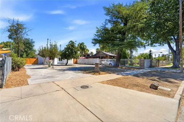 2225 Lamona, Fresno, CA 93703 - #3