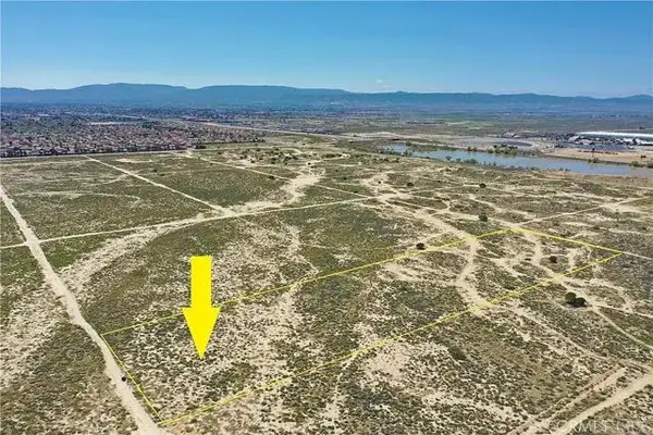 15 Vic Avenue, Lancaster, CA 93534