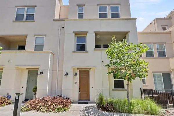1320 sandcliff  #42, San Diego, CA 92154