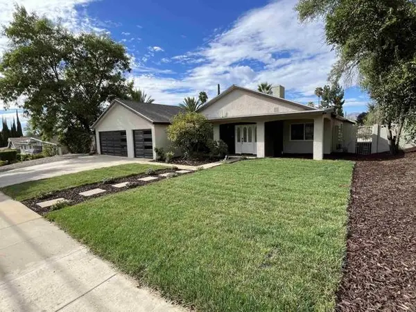 329 South Avenue, Redlands, CA 92373