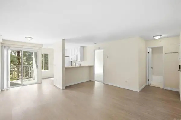 7500 Parkway Drive  #207, La Mesa, CA 91942