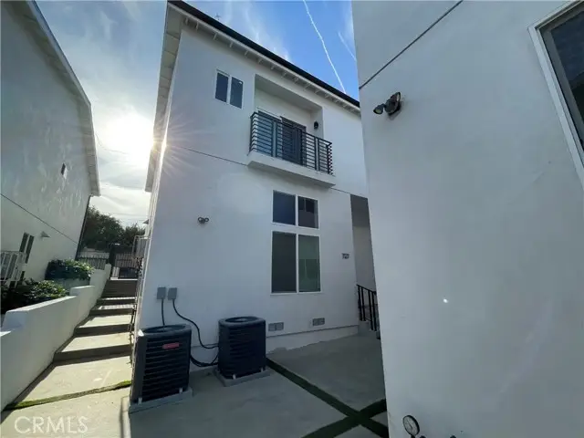 7125 La Cienega, Los Angeles, CA 90045 - #3