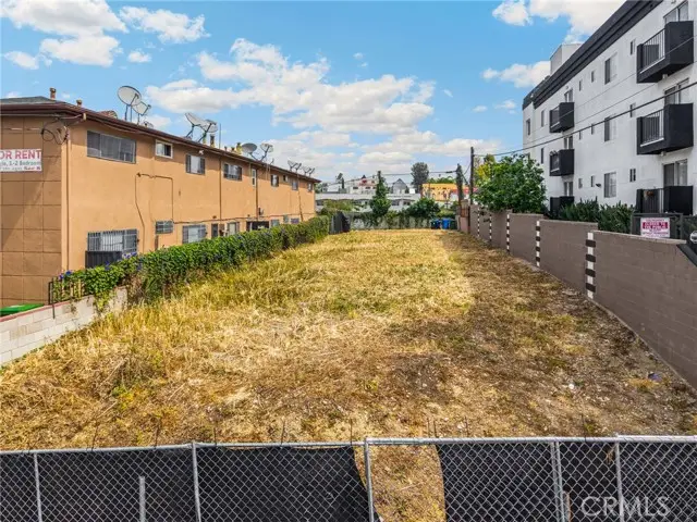 2113 Court Street, Los Angeles, CA 90026 - #3