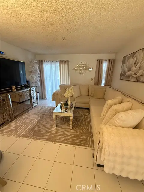 450 4th  #103, Santa Ana, CA 92701