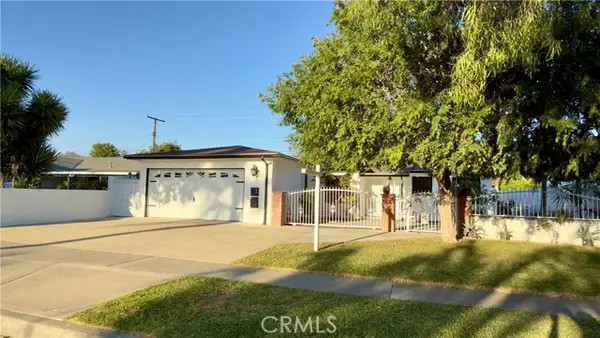 2031 S Center Street, Santa Ana, CA 92704