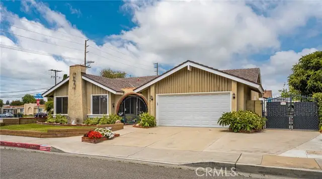 915 La Veta Avenue, Orange, CA 92866 - #1