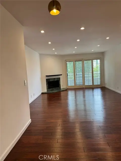 17800 Burbank  #204, Encino, CA 91316