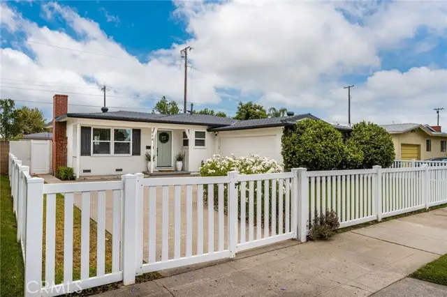 944 Acacia Avenue, Orange, CA 92868 - #1