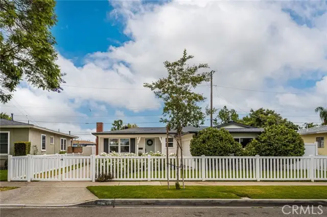 944 Acacia Avenue, Orange, CA 92868 - #3