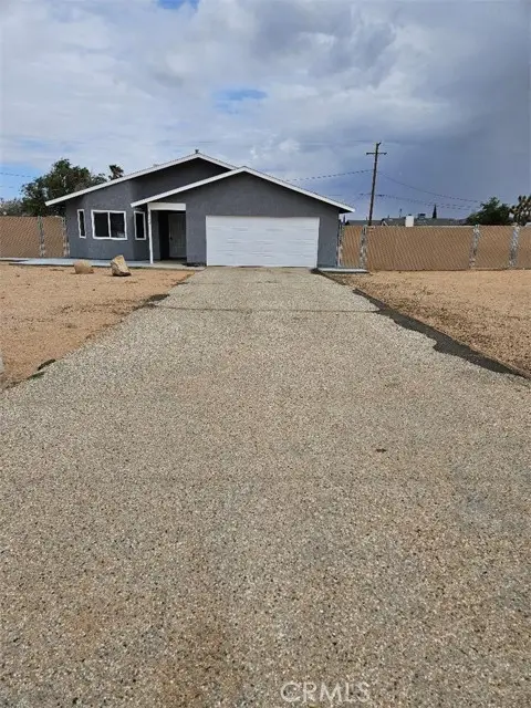 11072 Moki Court, Apple Valley, CA 92308