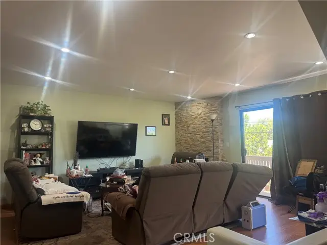11542 Burbank Boulevard  #8, North Hollywood, CA 91601 - #2