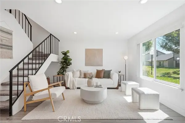 531 Alton  #B, Santa Ana, CA 92707
