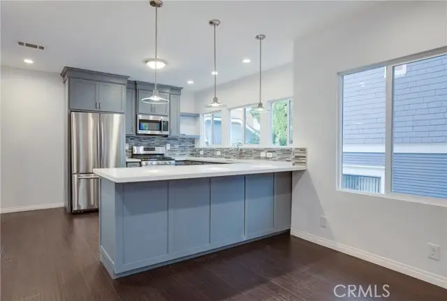 2765 8th, Los Angeles, CA 90005 - #3