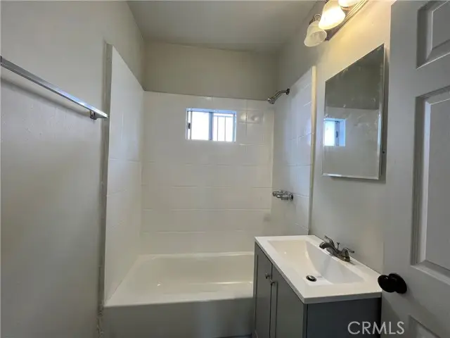 611 57th, Los Angeles, CA 90037 - #3