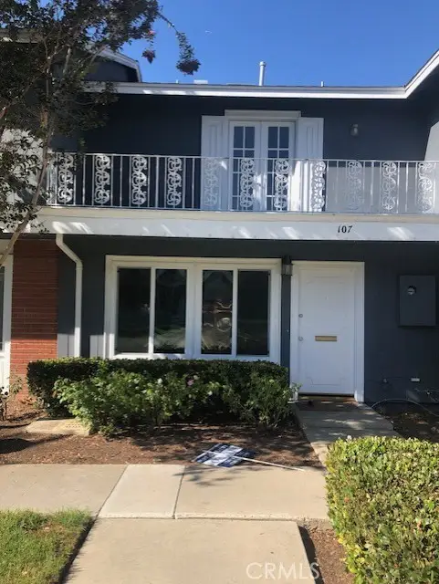 107 Lexington, Costa Mesa, CA 92626