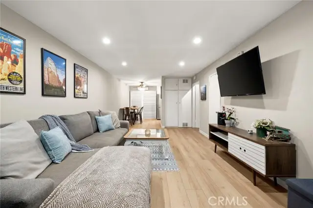 2452 Chelsea Place  #M, Santa Monica, CA 90404 - #3