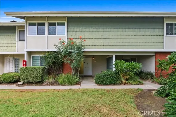 1404 Tustin  #P-3, Santa Ana, CA 92705